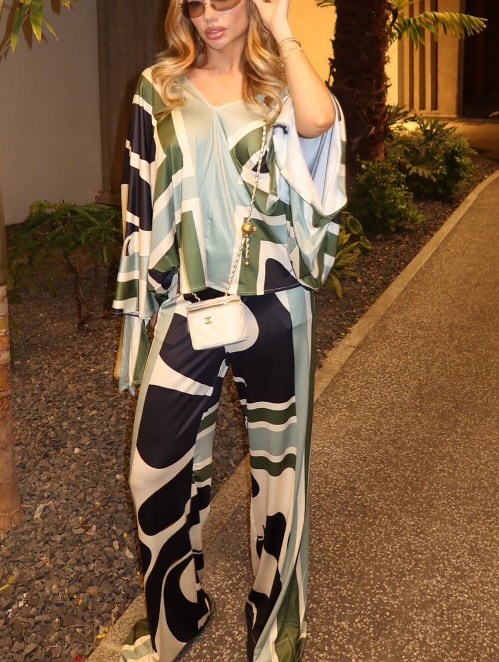 Satin two-piece suit with an abstract print - loose-fitting blouse+palazzo pants